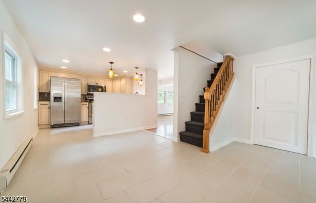 32 E Shore Trl, Hardyston Twp., NJ 07460