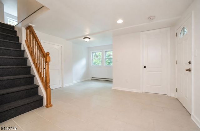 32 E Shore Trl, Hardyston Twp., NJ 07460