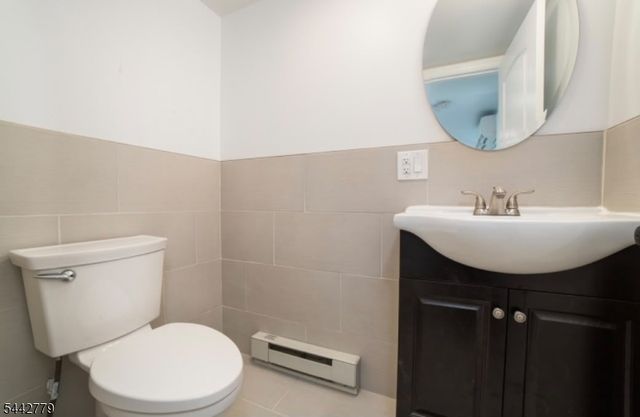 32 E Shore Trl, Hardyston Twp., NJ 07460