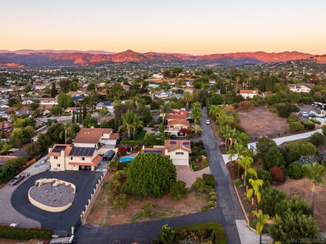 1322 Loma De Paz, Escondido, CA 92027