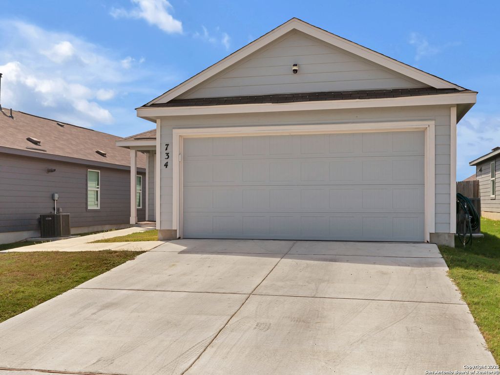 734 Tulsa Trl, New Braunfels, TX 78132