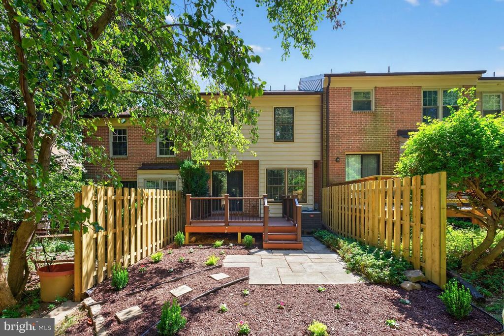 313 LYNN MANOR DR, Rockville, MD 20850