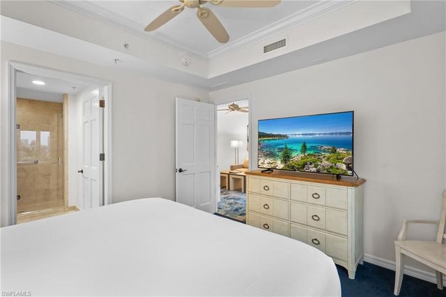 221 9th ST S # 113, Naples, FL 34102