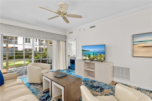 221 9th ST S # 113, Naples, FL 34102