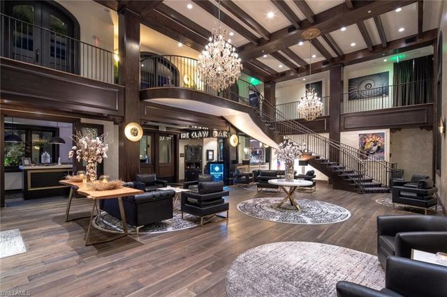 221 9th ST S # 113, Naples, FL 34102