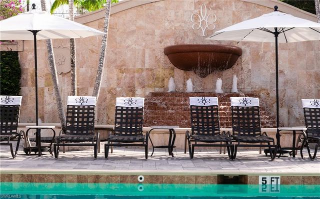 221 9th ST S # 113, Naples, FL 34102