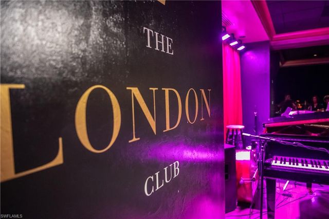 221 9th ST S # 113, Naples, FL 34102