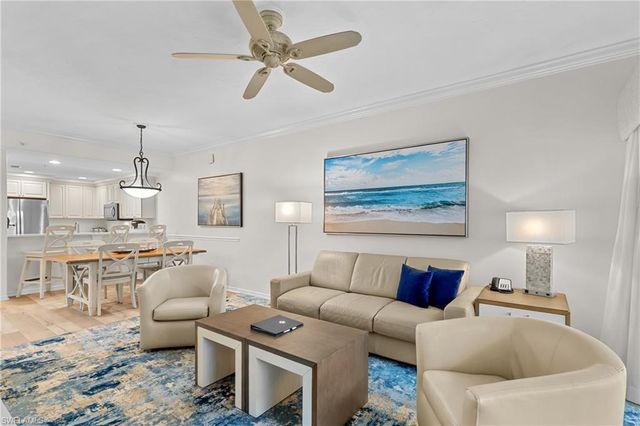 221 9th ST S # 113, Naples, FL 34102