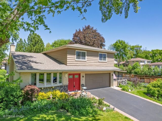 534 E Foster Avenue, Roselle, IL 60172