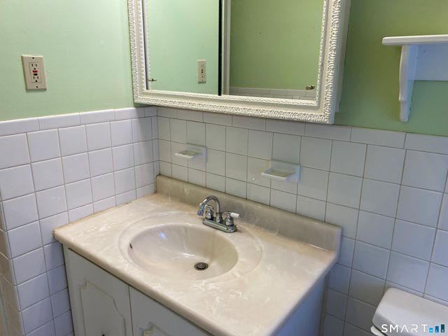 57 Carriage Path South, Milford, CT 06460