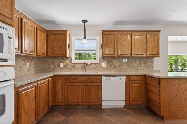 8833 Elm Ave, Orangevale, CA 95662