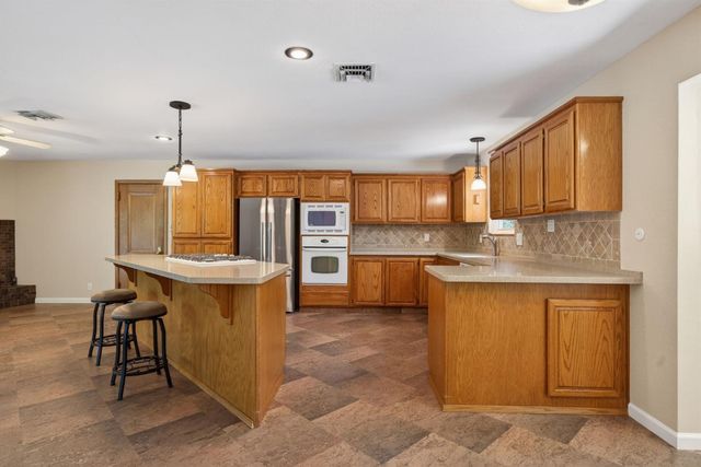 8833 Elm Ave, Orangevale, CA 95662