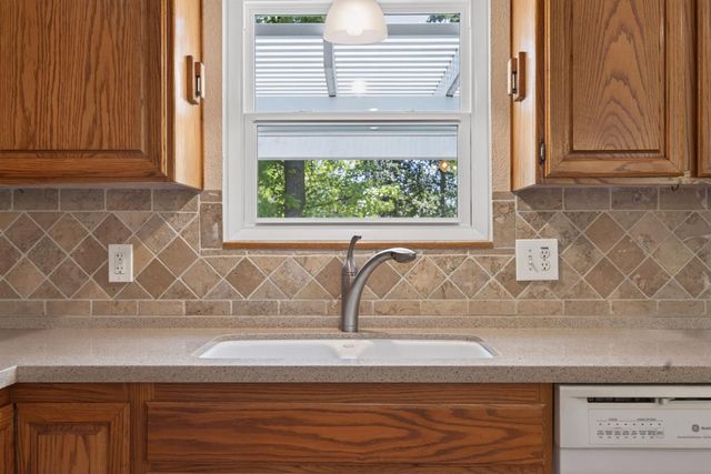8833 Elm Ave, Orangevale, CA 95662