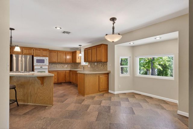 8833 Elm Ave, Orangevale, CA 95662