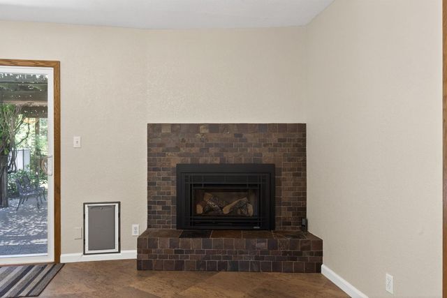 8833 Elm Ave, Orangevale, CA 95662