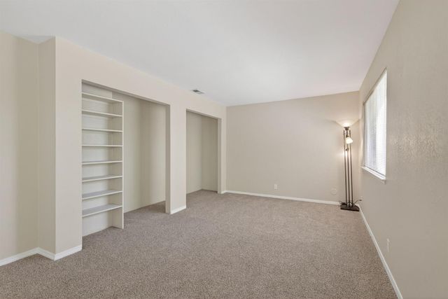 8833 Elm Ave, Orangevale, CA 95662