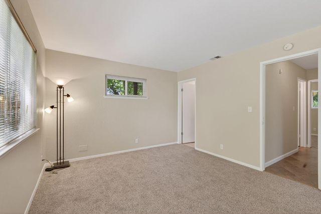 8833 Elm Ave, Orangevale, CA 95662
