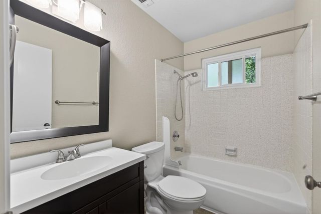 8833 Elm Ave, Orangevale, CA 95662