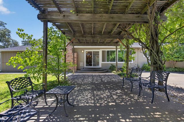 8833 Elm Ave, Orangevale, CA 95662
