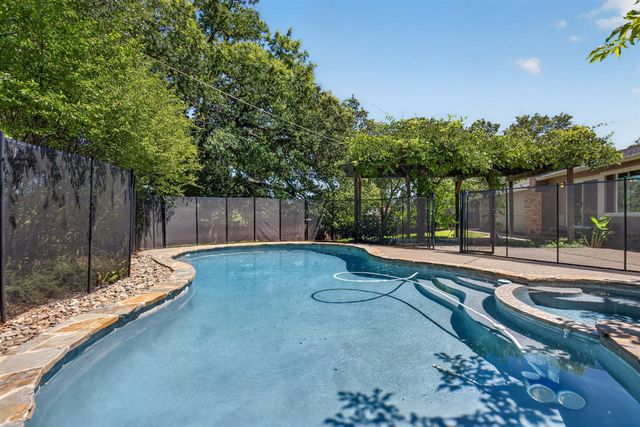 8833 Elm Ave, Orangevale, CA 95662