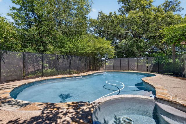 8833 Elm Ave, Orangevale, CA 95662
