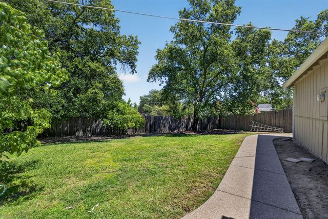 8833 Elm Ave, Orangevale, CA 95662