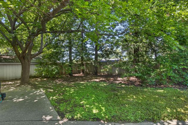 8833 Elm Ave, Orangevale, CA 95662