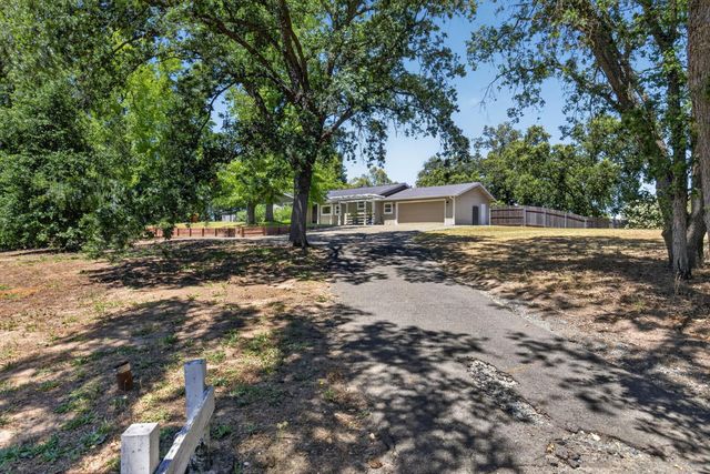 8833 Elm Ave, Orangevale, CA 95662