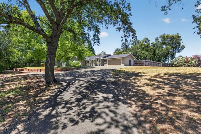 8833 Elm Ave, Orangevale, CA 95662