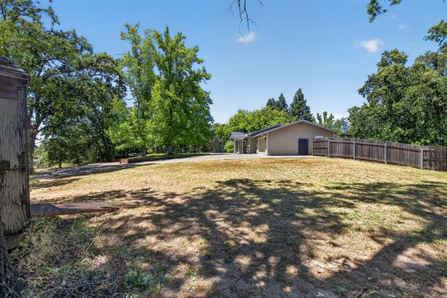 8833 Elm Ave, Orangevale, CA 95662