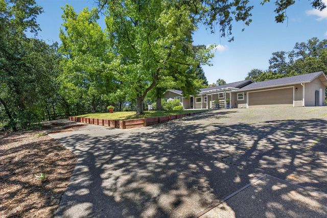 8833 Elm Ave, Orangevale, CA 95662
