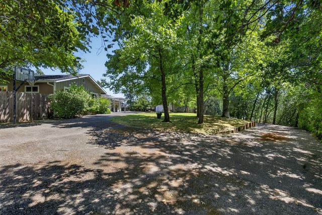 8833 Elm Ave, Orangevale, CA 95662
