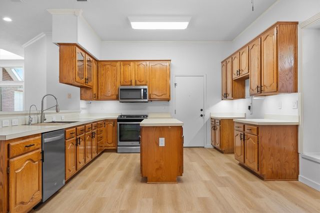 1324 Winnipeg Drive, Lewisville, TX 75077