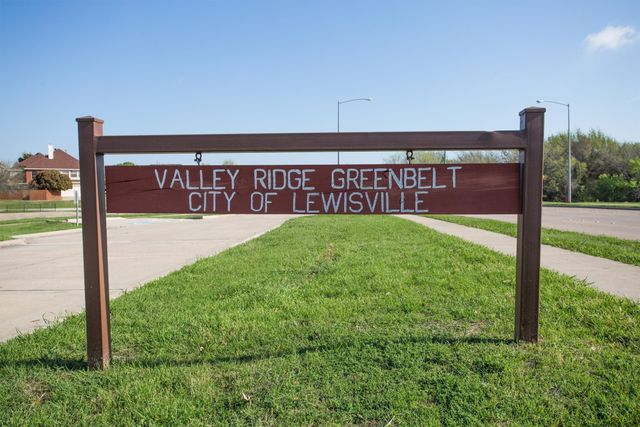 1324 Winnipeg Drive, Lewisville, TX 75077