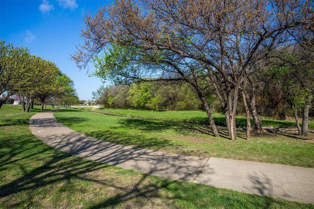1324 Winnipeg Drive, Lewisville, TX 75077