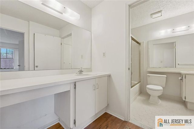 28 Wycoff Way 28, East Brunswick, NJ 08816