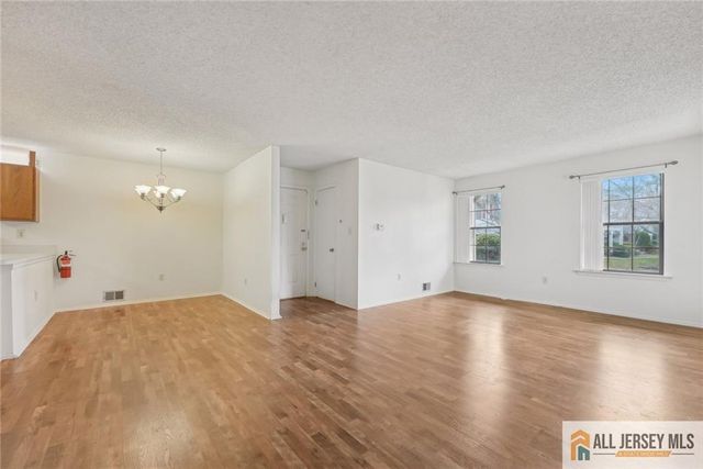 28 Wycoff Way 28, East Brunswick, NJ 08816