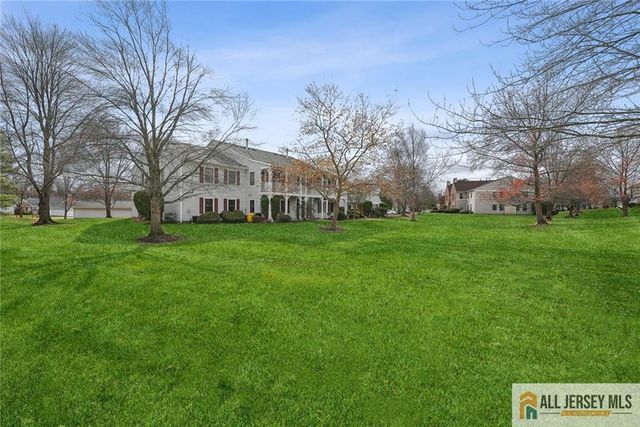 28 Wycoff Way 28, East Brunswick, NJ 08816