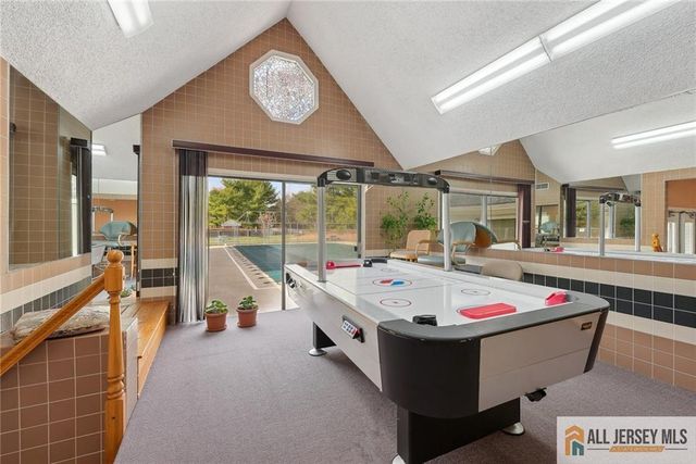 28 Wycoff Way 28, East Brunswick, NJ 08816