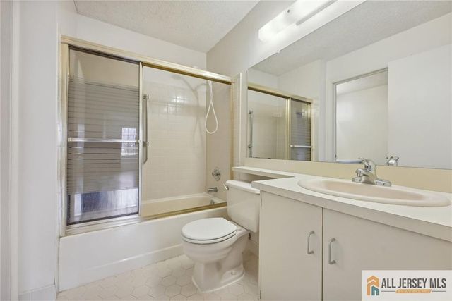 28 Wycoff Way 28, East Brunswick, NJ 08816