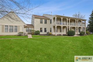 28 Wycoff Way 28, East Brunswick, NJ 08816