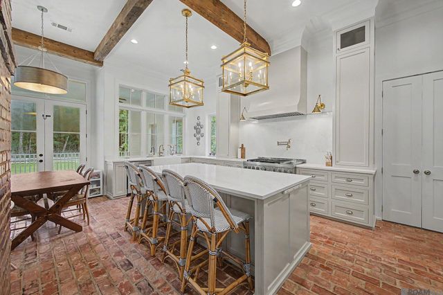 4842 Thibodeaux Rd, Greenwell Springs, LA 70739