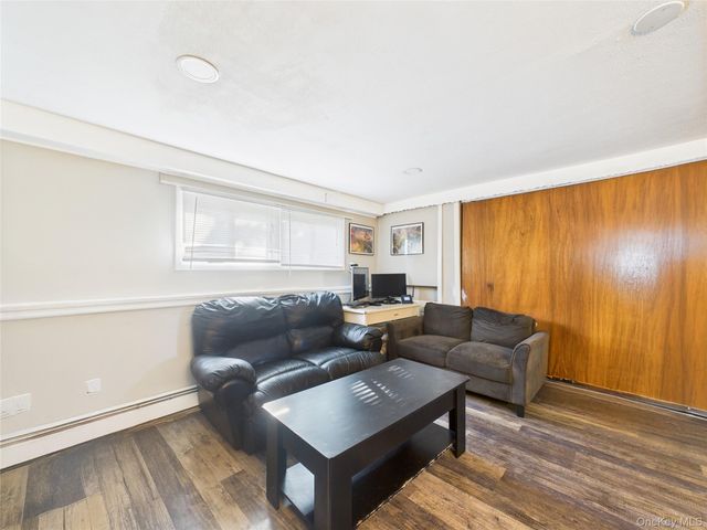 554 S 8th Street, Lindenhurst, NY 11757