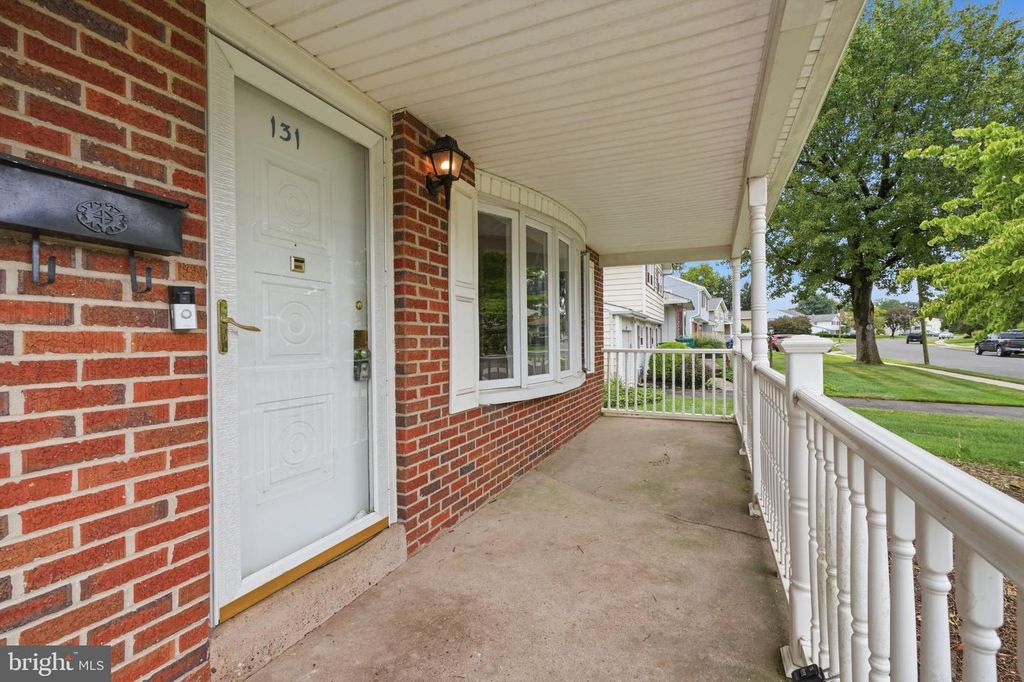 131 LOUISE DR, MORRISVILLE, PA 19067 — photo 4