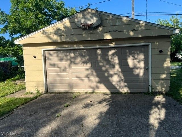2407 Livingston Avenue, Lorain, OH 44052