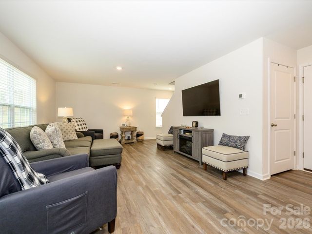 2343 Meadow Stream Drive, Sherrills Ford, NC 28673