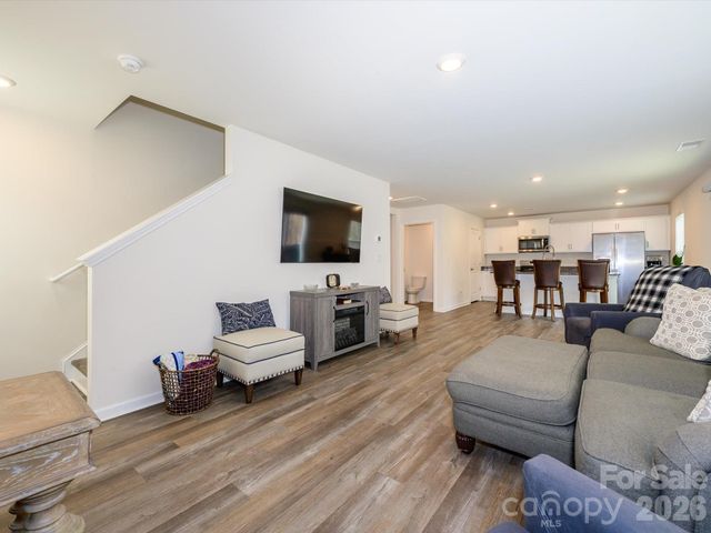 2343 Meadow Stream Drive, Sherrills Ford, NC 28673