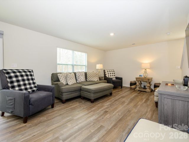 2343 Meadow Stream Drive, Sherrills Ford, NC 28673