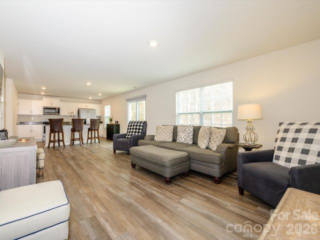 2343 Meadow Stream Drive, Sherrills Ford, NC 28673