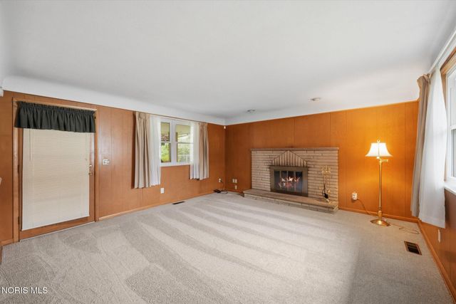 2328 Kneer Drive, Toledo, OH 43614